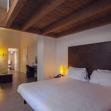 Appartamenti Resort Roma 6.3 E Resort I Banchieri ราเวนนา ภายนอก รูปภาพ