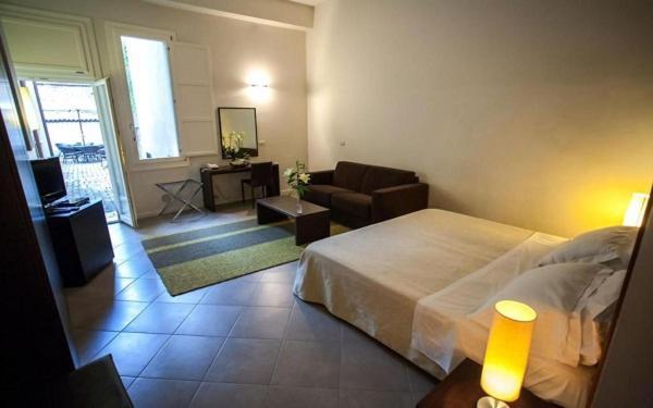 Appartamenti Resort Roma 6.3 E Resort I Banchieri ราเวนนา ภายนอก รูปภาพ